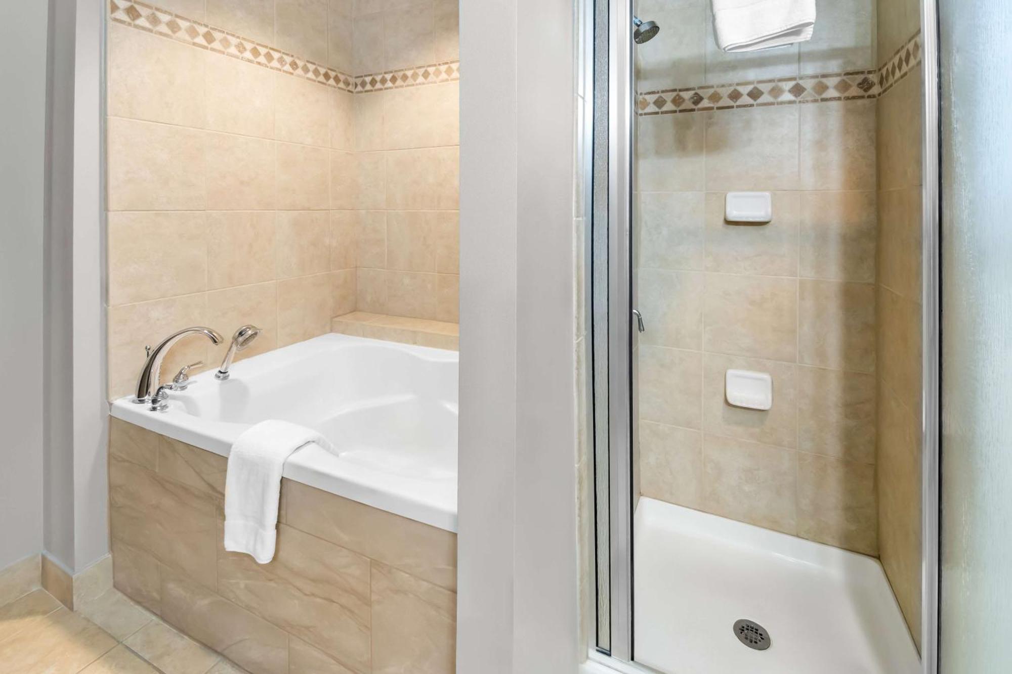 Big Country Hotel & Suites, Surestay Collection By BW Abilene Esterno foto